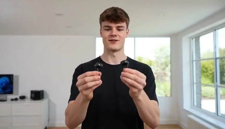 Seedance 2.5 product try-on prompt example